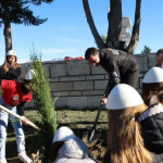 111 pemë nga 111 nxënës në 111 vjetorin e Pavarësisë së Shqipërisë, Veliaj: Sot patriot është ai që kontribuon për qytetin…!
