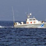 E rëndë në brigjet greke/ Mbytet anija me 30 emigrantë në bord, humb jetën një person, 25 të tjerë