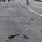 Dy të vdekur nga aksidenti në Suharakë, dyshohet se shoferja kaloi në anën e kundërt të rrugës