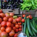 Domatet, kastravecat dhe specat kryesojnë listën, ja cilat janë 10 ushqimet më të eksportuara shqiptare