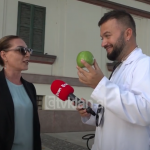 “Po qe mjeku i bukur, i lej edhe…” shpërthen qytetarja gjatë intervistës!