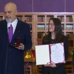 “Medalje e Artë” për nxënësit ekselentë, Rama: Jeni heronj, fat të jem pranë jush