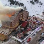 VIDEO/ Zjarri në hotelin në Turqi, shkon në 66 numri i viktimave! Turistët shpëtuan duke dalë nga dritaret me çarçafë të lidhur