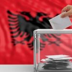 Fotografuan fletët e votimit, policia shpall në kërkim dy persona në Tiranë