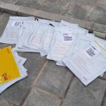“Zarfet lihen në pika bastesh dhe hyrje pallatesh”, PD denoncon procesin e votës së emigrantëve në Athinë