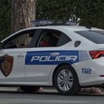 Dhunoi vëllain dhe tentoi t’i vinte flakën makinës, arrestohet në flagrancë 40-vjeçari.