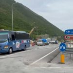 Trafik i rënduar në hyrje të tunelit të Llogarasë, me qindra automjete drejt Jugut