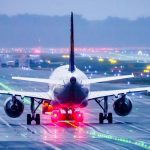 Gjobë për pasagjerët e linjave ajrore që ngrihen përpara se të ndalojë avioni!