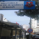 Bie zjarr në hotel,  69 vjeçarja tenton të dalë nga dhoma me shpejtësi, e pëson më keq