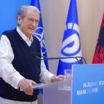 Sali Berisha: Nga 54 vite punë, bashkë me gruan kam vetëm një apartament 40 metra katror dhe 100,000 euro kursime