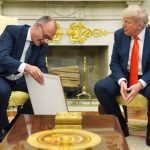 Merz i dhuron Trump certifikatën e lindjes së gjyshit të tij gjerman