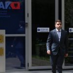 Pezullohet nga detyra kreu i Prokurorimeve Publike, i caktohet masë sigurie