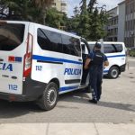 Durrës/ 44-vjeçari kërcënon me sopatë dy persona në lokal, arrestohet nga policia