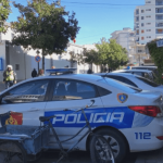 Theu masën e sigurisë dhe tentoi të përdhunonte fqinjen, arrestohet 55-vjeçari