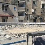Kishte kthyer hapësirën publike në vendparkim automjetesh, procedohet 39-vjeçari në Tiranë
