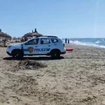Detyruan 3 fëmijët të lypin në zonën e plazhit të Durrësit, procedohen prindërit