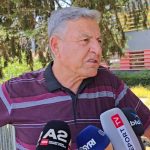 Vajza mbyti me tel babanë, flet kryeplaku i fshatit: E goditën para syve të mi