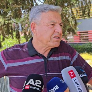Vajza mbyti me tel babanë, flet kryeplaku i fshatit: E goditën para syve të mi