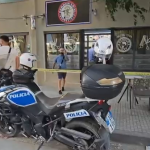 Klienti godet me thikë kursantin e berberhanes në Vlorë dhe largohet me vrap