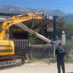 IKMT aksion në Dhërmi, shembet objekti pa leje