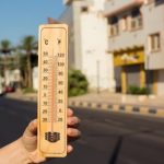 Studimi: Temperaturat e larta ndikojnë në humorin negativ të njerëzve