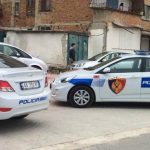 Dyshime skandali në Përmet/ Polici 56-vjeçar i lidhur me 16-vjeçaren, kërcënohet me video