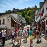Kalaja e Gjirokastrës rregjistron 200 mijë turistë, gjatë janar-gushtit