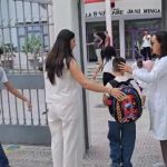Nis viti i ri shkollor, rregulla të reja për celularët në klasa