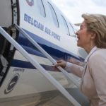 Sulmohet Avioni i Ursula von der Leyen, pilotët u detyruan të përdornin harta letre