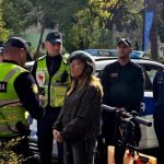 E ndali policia me monopatinë, mësuesja e revoltuar: Humba punën, të ndalojnë ata pa kaskë!