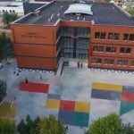 Sherr i dhunshëm pranë gjimnazit “Ibrahim Rugova” në Kamëz, plagoset me thikë 16-vjeçari