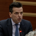 Agron Shehaj revoltohet me PS-PD: Keni vjedhur për 30 vite bashkë, bëni pazare