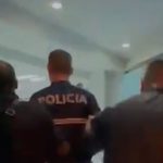 Arrestohet polici në Tiranë, blinte drogë për ta shitur në ambientet e Bllokut të Sigurisë ku punonte