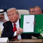 Trump nënshkruan marrëveshjen e paqes për Gazën: Na u deshën 3 mijë vjet për të arritur deri këtu