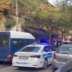 “Më bullizonte!” Sherri mes picierit dhe kuzhinierit te “Komuna e Parisit”, identifikohet viktima