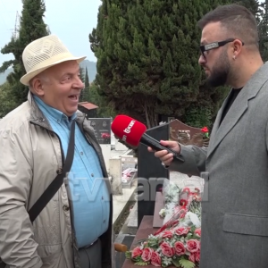 “I hoqi morrat këtij populli” e adhurojnë dhe pas vdekjes, ja çfarë thonë nostalgjjkët për Enverin