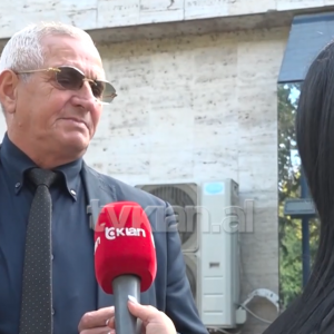 Kerkon celularin e djalit që vr*u veten,historia e trishte e babait qe sorrollatet nga institucionet