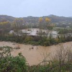 Rëndohet situata e 8 familjeve që rrezikojnë përmbytjen në Mat, pritet ndërhyrja e ushtrisë