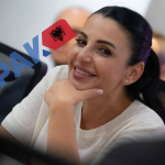 Gjykata e Posaçme pezullon nga detyra zv.kryeministren Balluku, e ndalon të dalë jashtë vendit