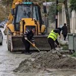 Rrëshqitje dheu në Unazën e Madhe në Vlorë, vijon pastrimi i rrugëve të bllokuara