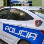 Ish-bashkëjetuesi e denoncoi në polici se i dogji krevatin, policia ndalon drejtoreshën në Ministrinë e Brendshme