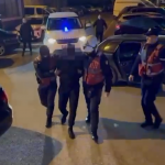 U prezantua si agjent imobiliar, kapet në Tiranë 34-vjeçari me armë sportive