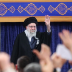 Khamenei: Trumpi arrogant do të “rrëzohet” si Faraoni dhe Shahu, duart e tij janë të lyera me gjak