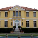 Ambasada amerikane paralajmëron shqiptarët për rregullat e vizave: Mos tejkaloni afatet