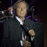 Julio Iglesias akuzohet për abuzim seksual, u denoncua nga dy pastrueset e tij