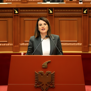 Ministrja e Brendshme i përgjigjet opozitës për protestën: Mos i përdorni fëmijët si mburojë