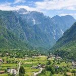 Ulysse News: Udhëtim në Shqipëri nga gjiret magjike, në qytetet e gurta dhe shtigjet e qeta malore
