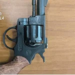 “Restoranti s’është hapur ende”, klienti kërcënon me armë kamerierin