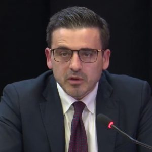 Bllokimi i juglindjes, aksi Librazhd-Përrenjas! Kreu i Doganave: Ja dy pikat kufitare që do të përdoren