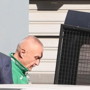 Seanca paraprake, Ilir Meta tërhiqet nga kërkesa për zëvendësimin e masës së sigurisë